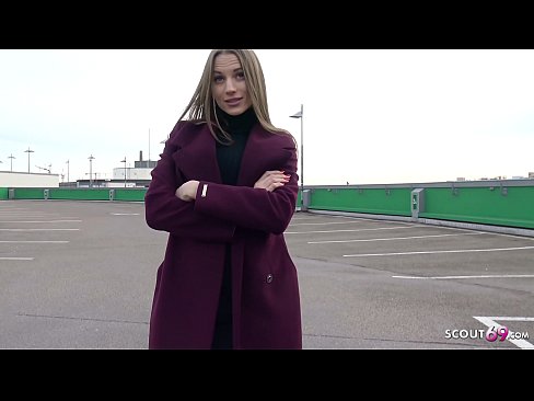 ❤️ ドイツ人スカウトマンは、夢のようにスティール、駐車場のテルテル、お金のためのセクシーに触れることです。 ️❌ ポルノビデオ ❌️